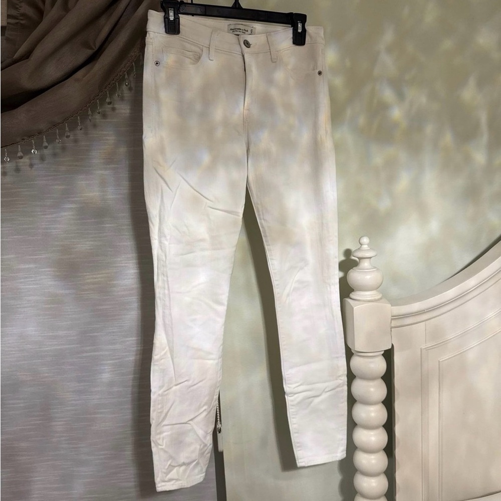 Abercrombie & Fitch White Skinny Jeans – Stretch, Clean, Classic